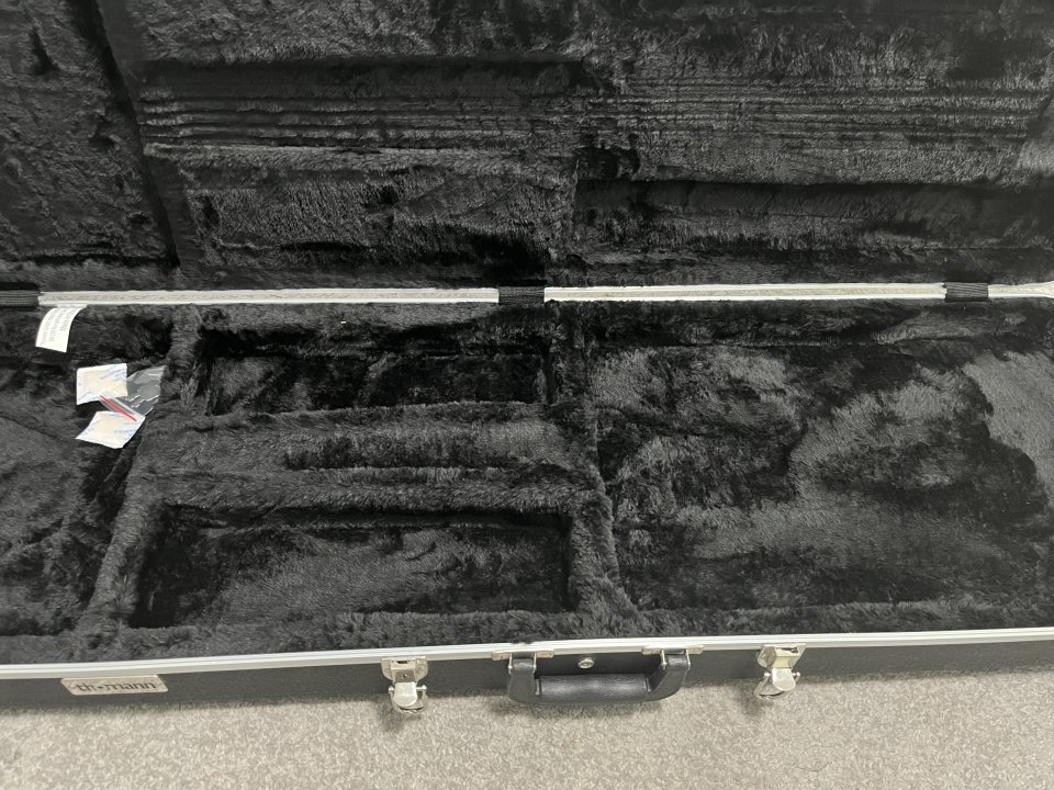Estuche de bajo Thomann E-Bass Case ABS de segunda mano · Foto 2 de 4 · Valencia · 55 €