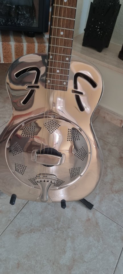 Guitarra Fender Dobro Acústica FR-50 de segunda mano · Foto 5 de 8 · Alicante · 860 €