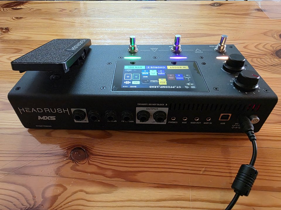 Headrush MX5 con Rigs añadidos. de segunda mano · Foto 2 de 9 · Zaragoza · 200 €