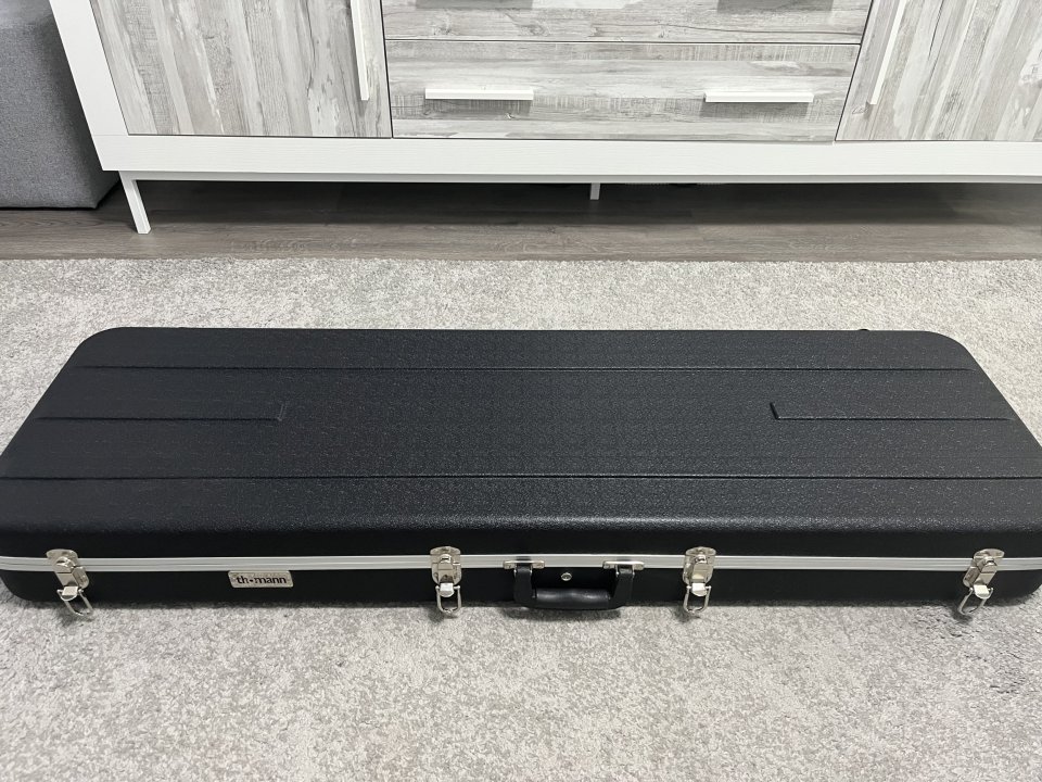 Estuche de bajo Thomann E-Bass Case ABS de segunda mano · Foto 3 de 4 · Valencia · 55 €
