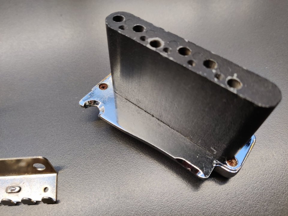 Tremolo Wilkinson para Strato 2 pivotes