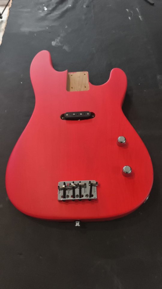 Cuerpo de bajo de segunda mano · Foto 1 de 4 · Bizkaia · 380 €