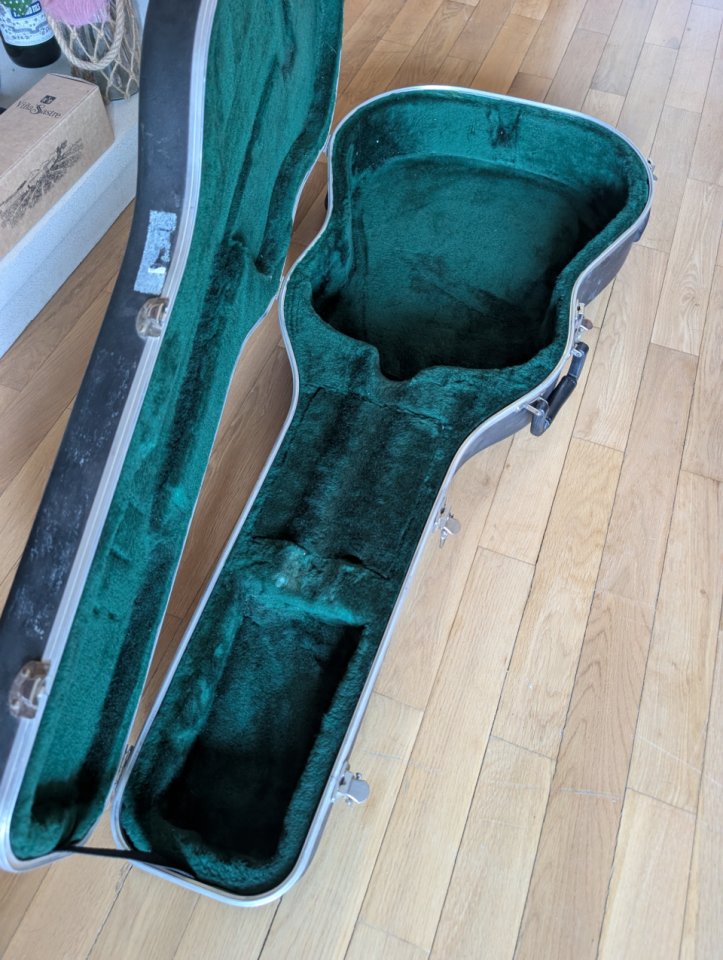 Martin estuche rígido de segunda mano · Foto 6 de 8 · Palencia · 145 €