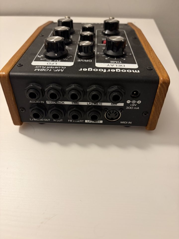 Moog Moogerfooger MF-108M Cluster Flux de segunda mano · Foto 2 de 6 · Málaga · 1000 €