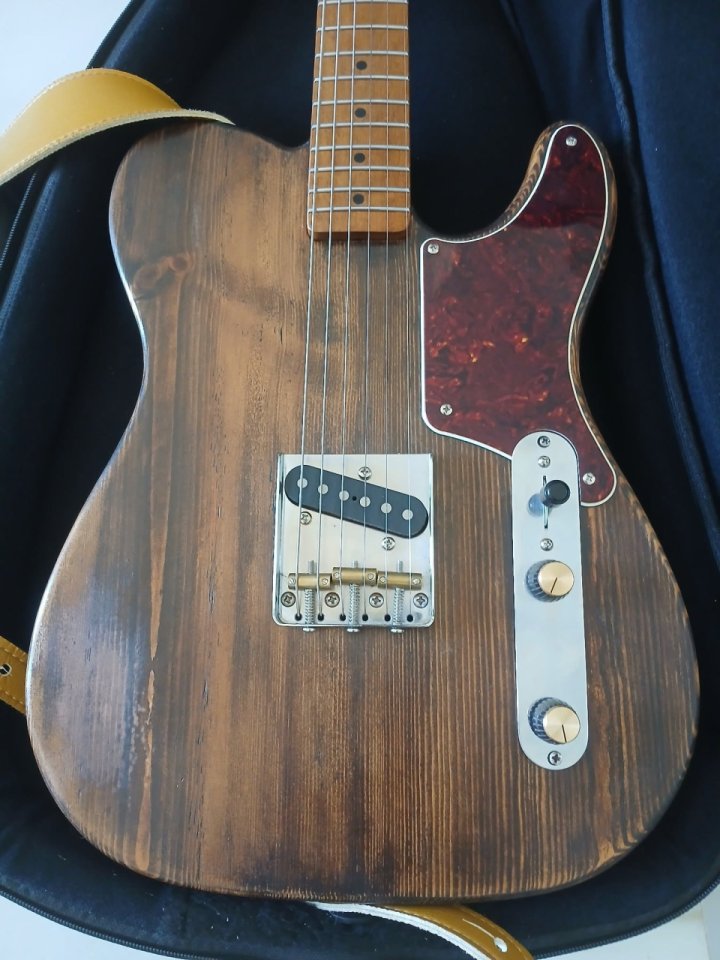 Nueva Mojo Guitars Esquire Custom Old Pine tipo telecaster ( no Fender) de segunda mano · Foto 3 de 7 · Sevilla · 595 €