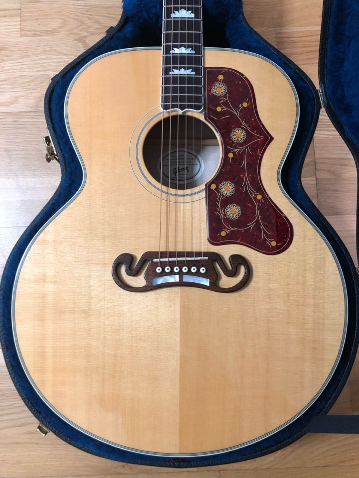 Gibson SJ-200 Standard