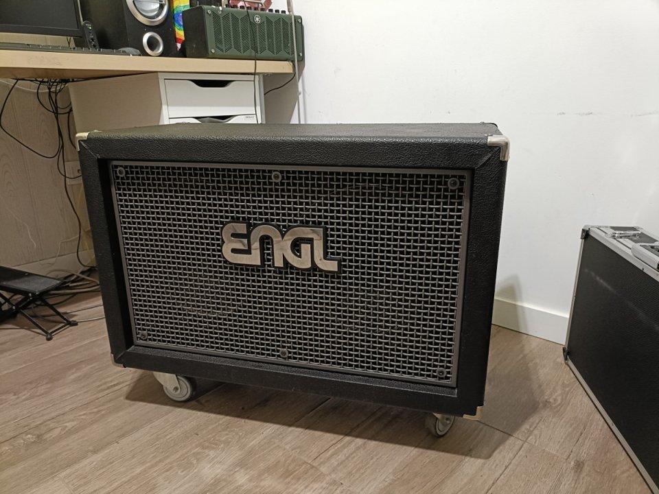 Pantalla 2x12 Engl E212VH Pro BK // ruedas añadidas // cambios