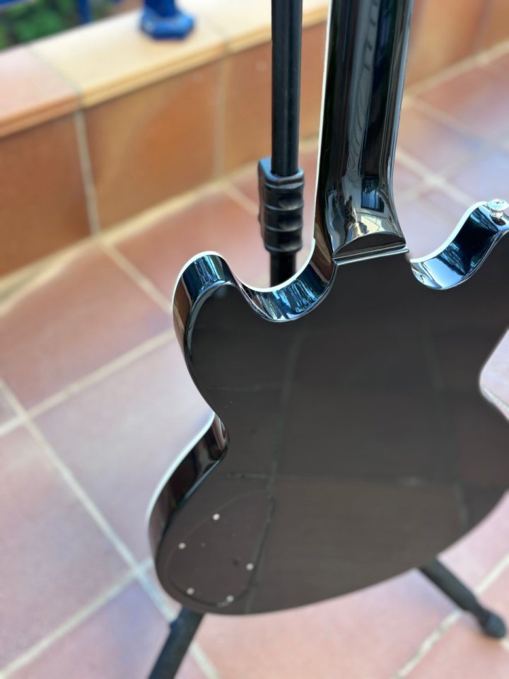 Gibson Midtown Standard Ebony de segunda mano · Foto 7 de 9 · Valencia · 1175 €