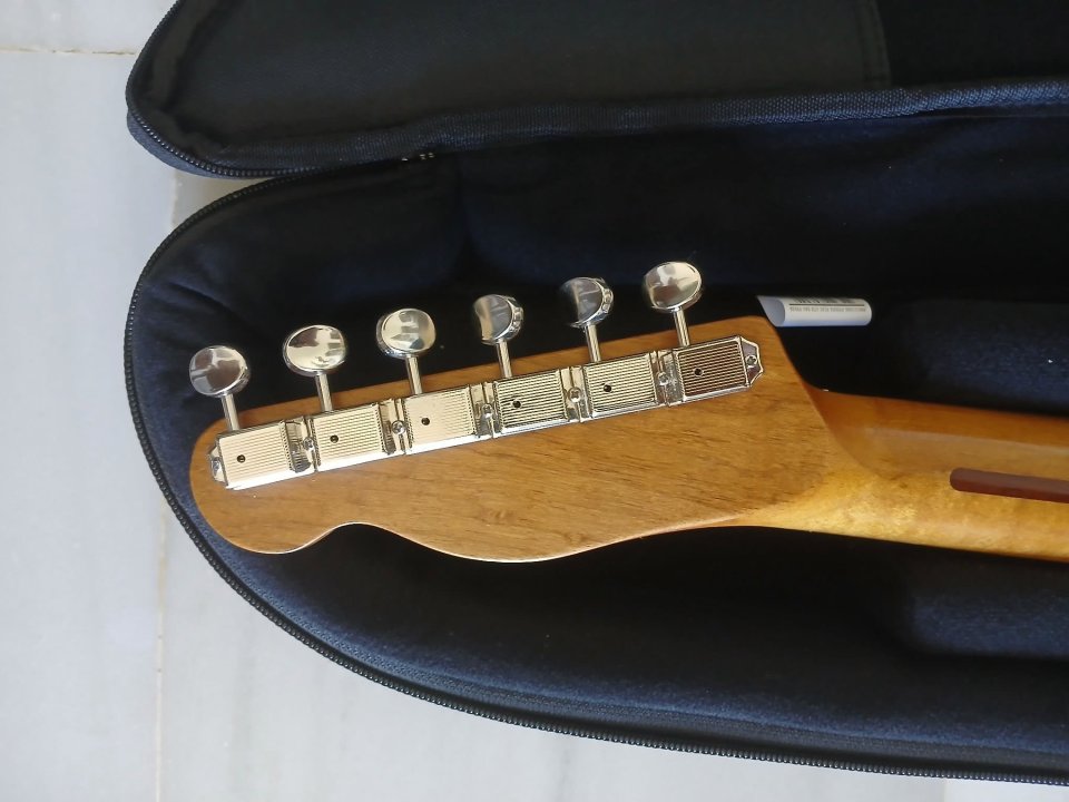 Nueva Mojo Guitars Esquire Custom Old Pine tipo telecaster ( no Fender) de segunda mano · Foto 4 de 7 · Sevilla · 595 €