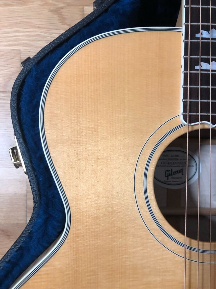 Gibson SJ-200 Standard