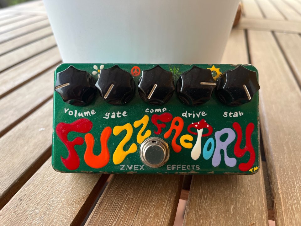 Fuzz factory Z.Vex pintado a mano L’M ‘09 de segunda mano · Foto 1 de 7 · Valencia · 280 €