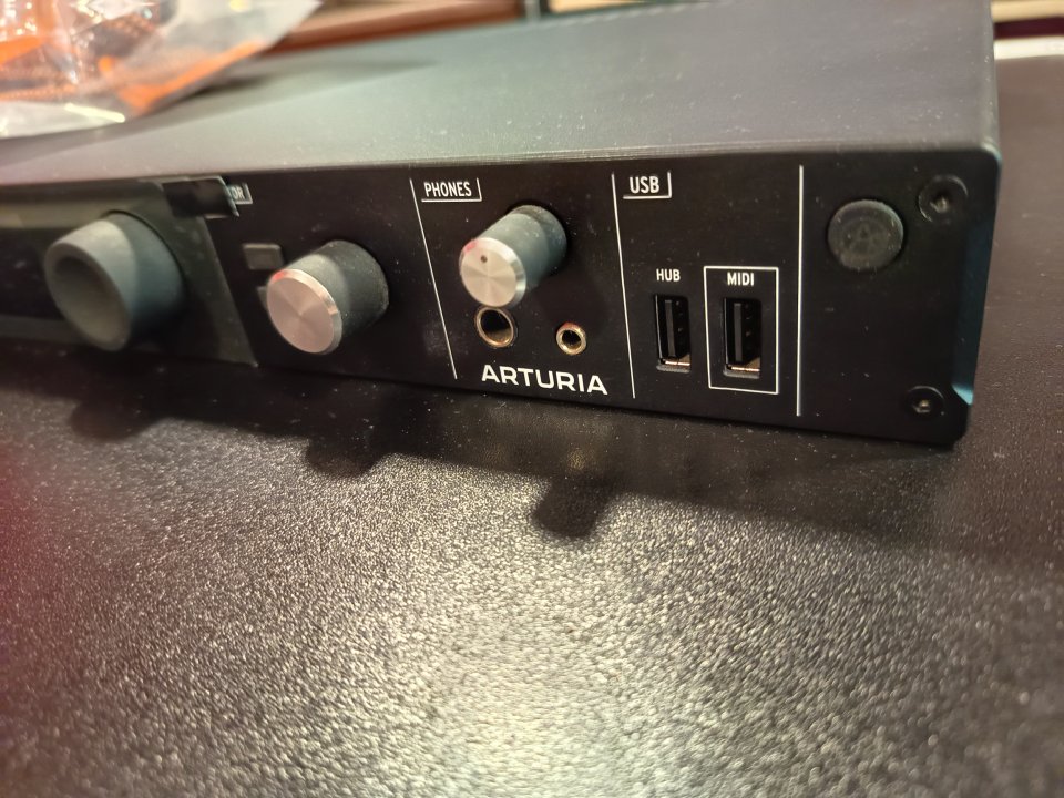 Interfaz de Audio Arturia AudioFuse 16Rig de segunda mano · Foto 3 de 7 · Barcelona · 780 €