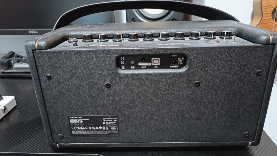 Positive Grid SPARK FULL SET +CAB+CONTRO X+ ACCESORIOS+TABLET de segunda mano · Foto 3 de 10 · Valencia · 700 €