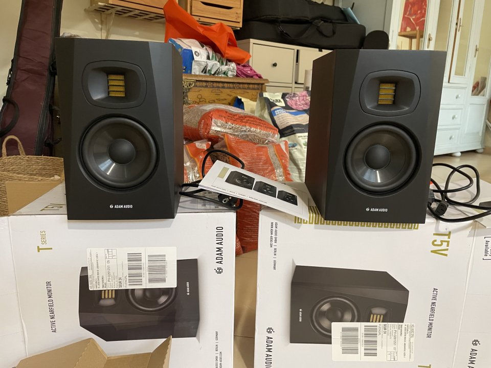 Adam Audio T5V (envío incluído)