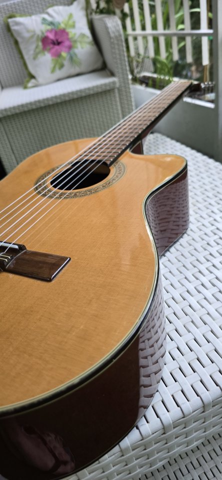 Guitarra Española Electrificada de segunda mano · Foto 7 de 8 · Madrid · 99 €