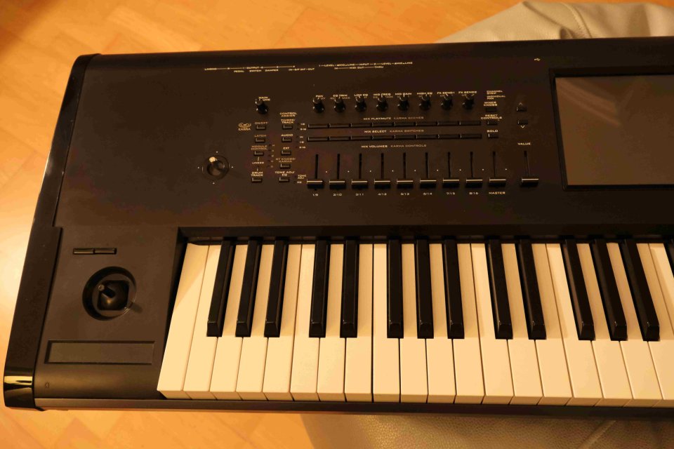 Korg Kronos 73 de segunda mano · Foto 3 de 10 · Barcelona · 1750 €
