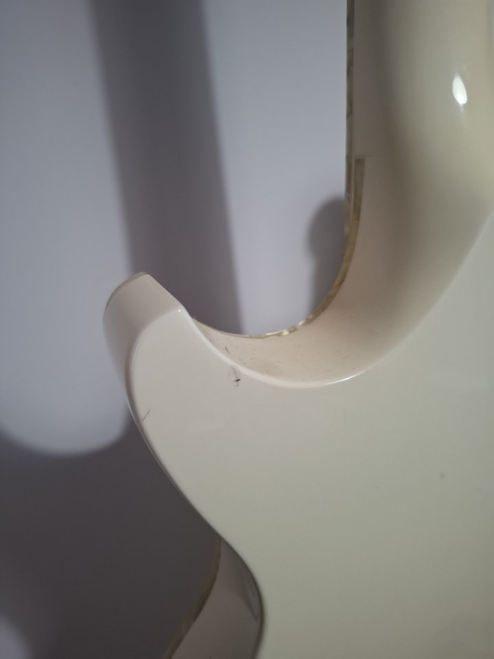 Ibanez DN500 con estuche Cibeles