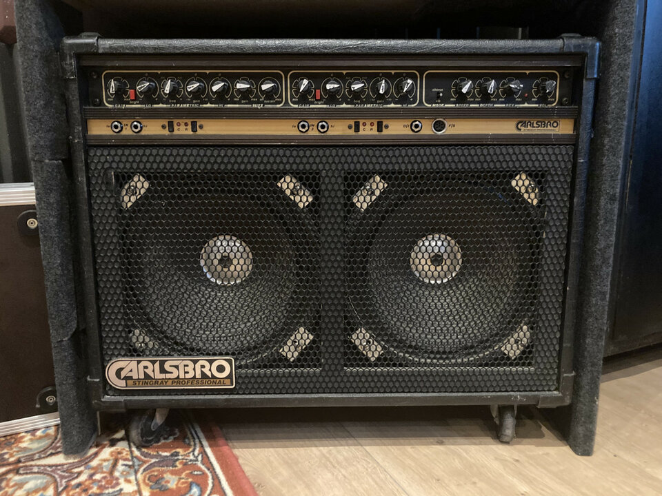 CARLSBRO STINGRAY PROFESSIONAL 2x12 150W a TRANSISTORES.