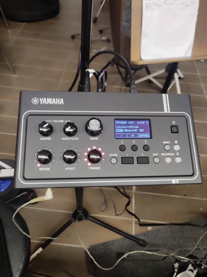 Yamaha EAD10 de segunda mano · Foto 1 de 7 · Tarragona · 385 €