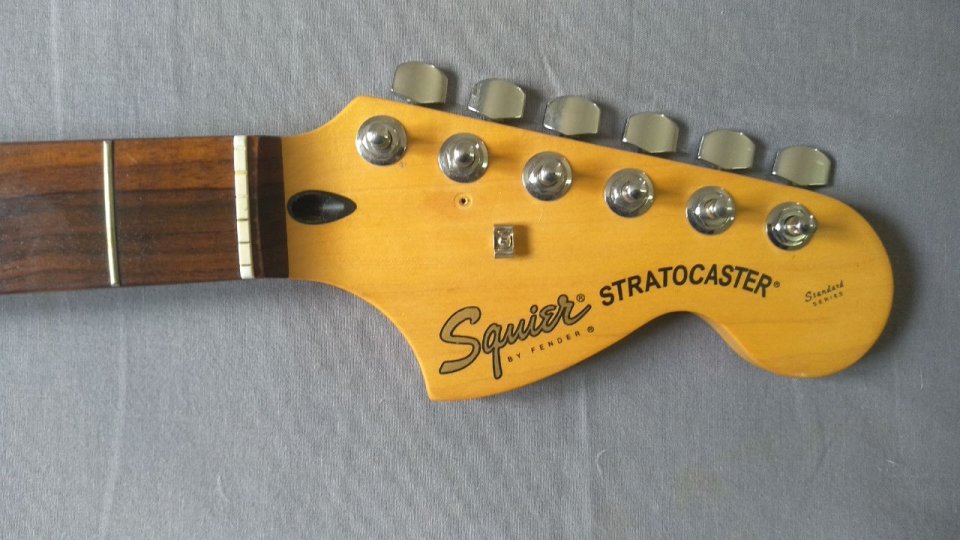 Mástil Squier de Calidad .. Agujeros Fender de segunda mano · Foto 1 de 7 · Valencia · 120 €