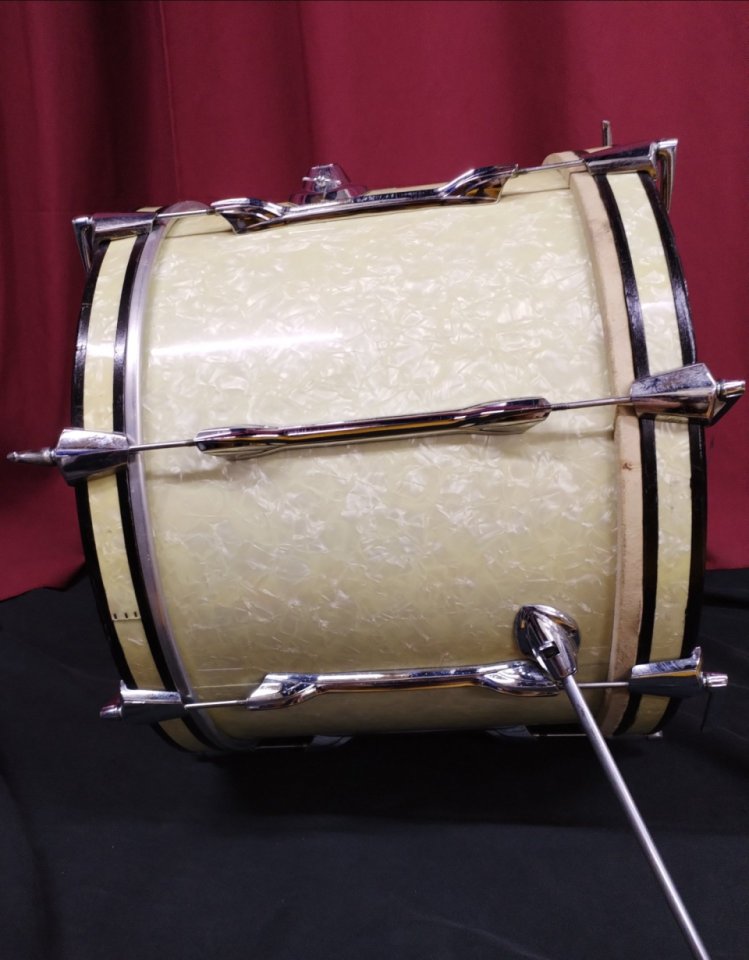 Bombo PREMIER de 20x14 - caoba 70's de segunda mano · Foto 2 de 8 · Barcelona · 325 €