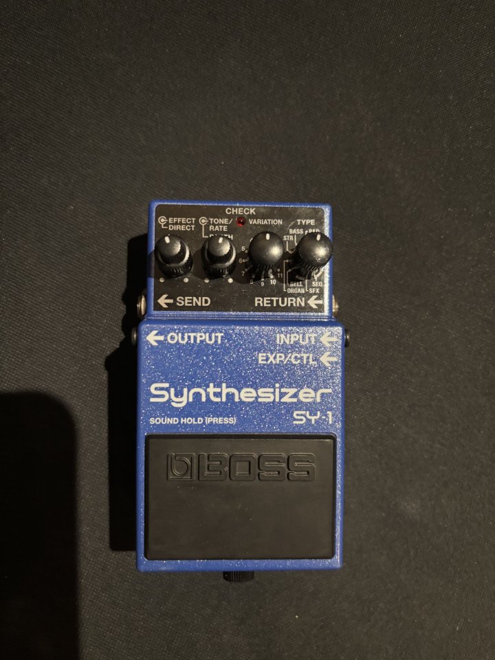 Boss SY-1 sintetizador