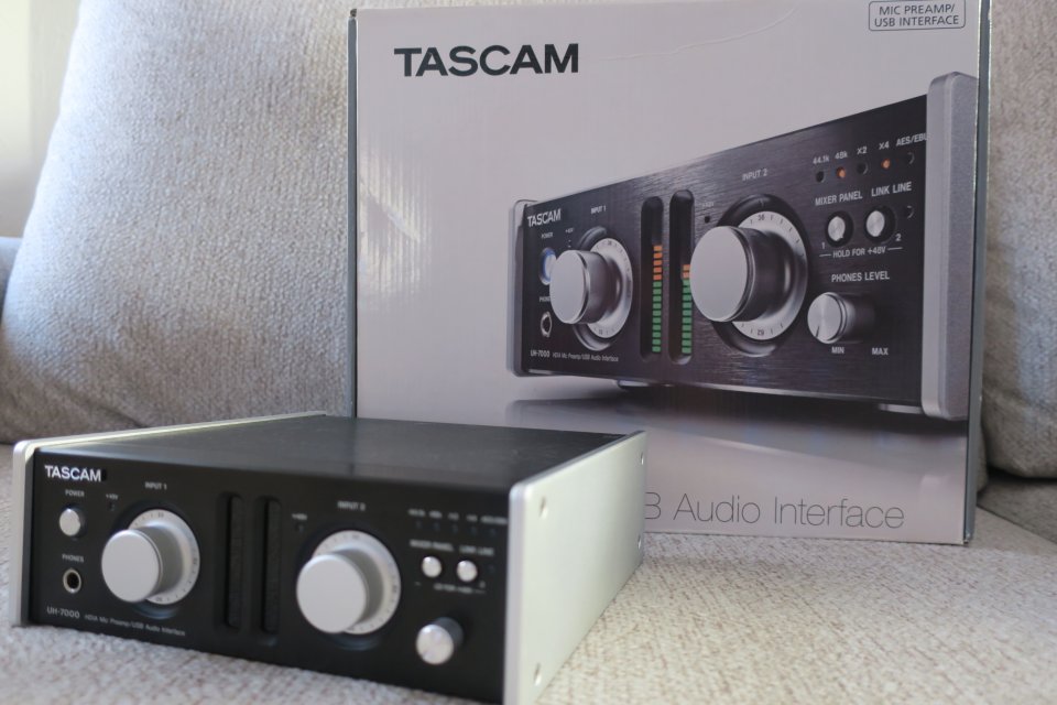 TASCAM UH 7000 de segunda mano · Foto 1 de 9 · Zaragoza · 300 €