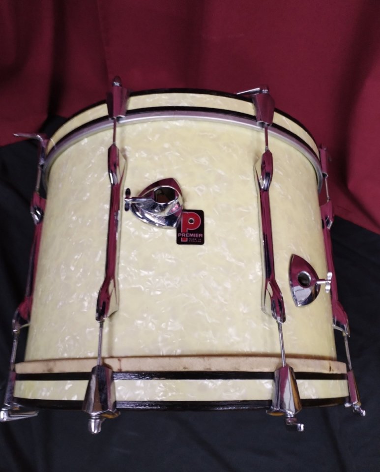Bombo PREMIER de 20x14 - caoba 70's de segunda mano · Foto 4 de 8 · Barcelona · 325 €