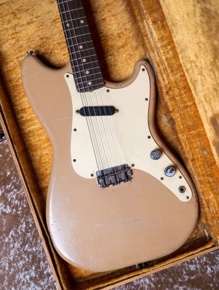 1959 Fender Music Master Desert Sand de segunda mano · Foto 1 de 10 · Valencia · 3900 €