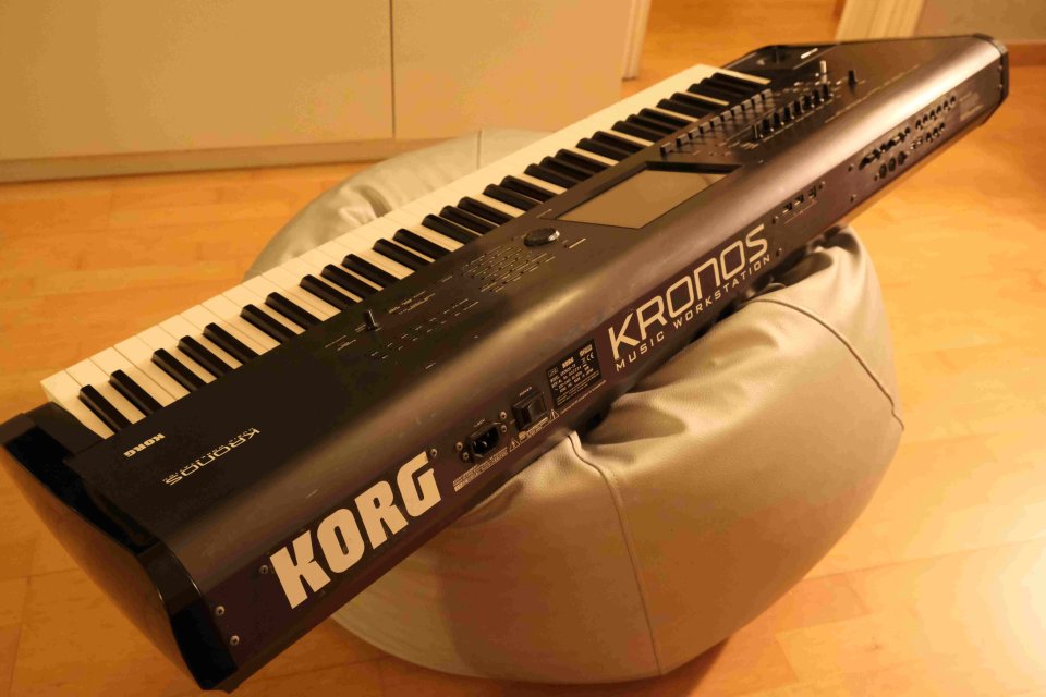 Korg Kronos 73 de segunda mano · Foto 4 de 10 · Barcelona · 1750 €