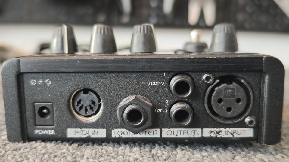 TC-Helicon Harmony M de segunda mano · Foto 2 de 2 · Madrid · 90 €