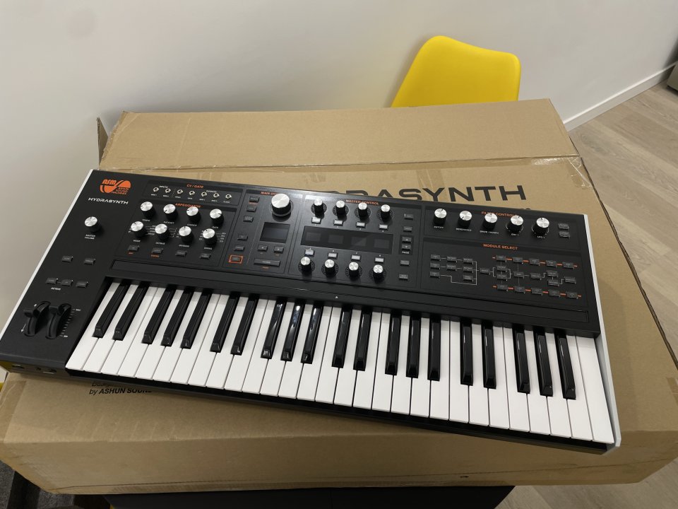 Sintetizador ASM Hydrasynth Keyboard - como NUEVO de segunda mano · Foto 1 de 5 · Madrid · 895 €