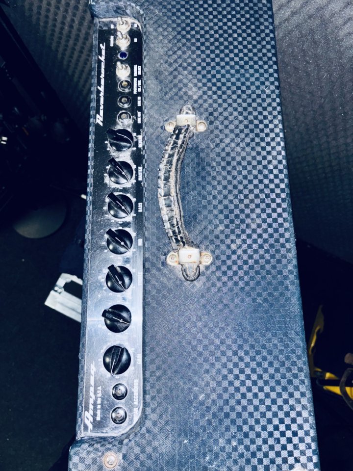 Ampli a válvulas Ampeg Reverberocket