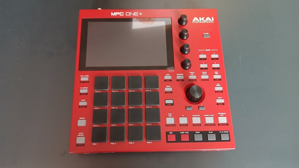 AKAI, MPC ONE + de segunda mano · Foto 2 de 5 · Cantabria · 595 €