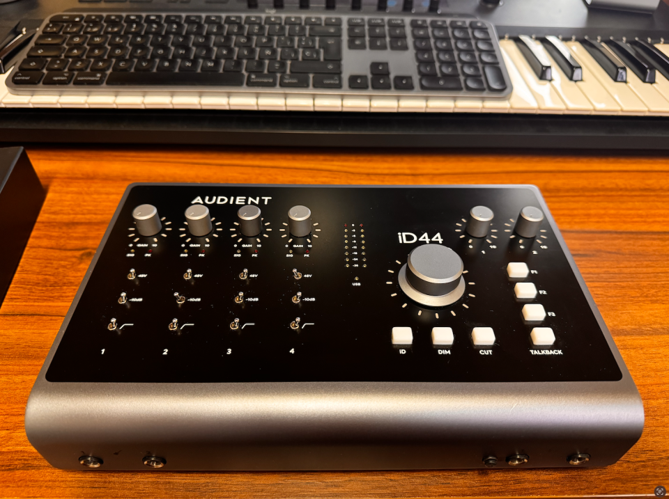 Audient iD44 mk2 Interfaz de Audio de segunda mano · Foto 1 de 3 · Asturias · 380 €