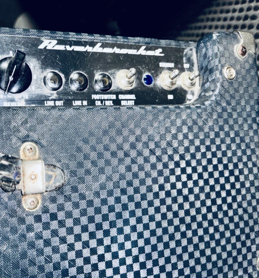 Ampli a válvulas Ampeg Reverberocket