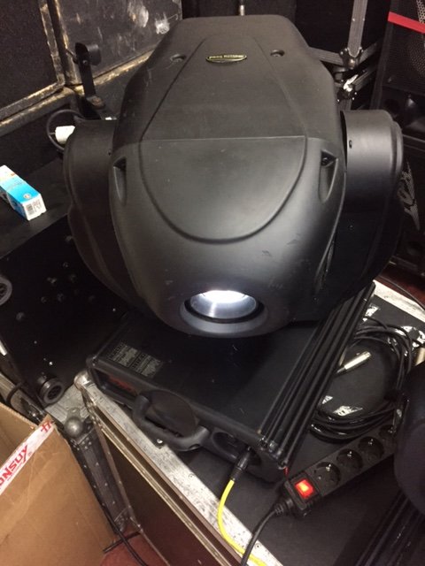 6 Cabezas moviles spot 700W