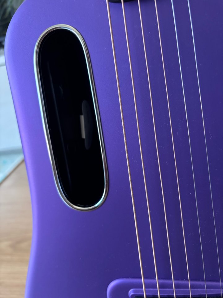 Guitarra Lava Me 4 púrpura 36’ de segunda mano · Foto 4 de 9 · Madrid · 700 €