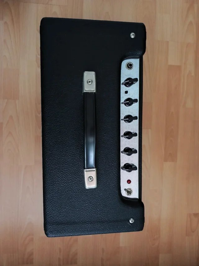 Fender Blues Jr 1 de segunda mano · Foto 3 de 6 · Madrid · 490 €