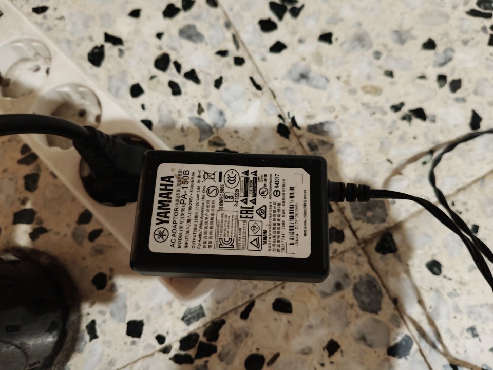 Yamaha Mox 6 Con FlightCase de los buenos +. 70€