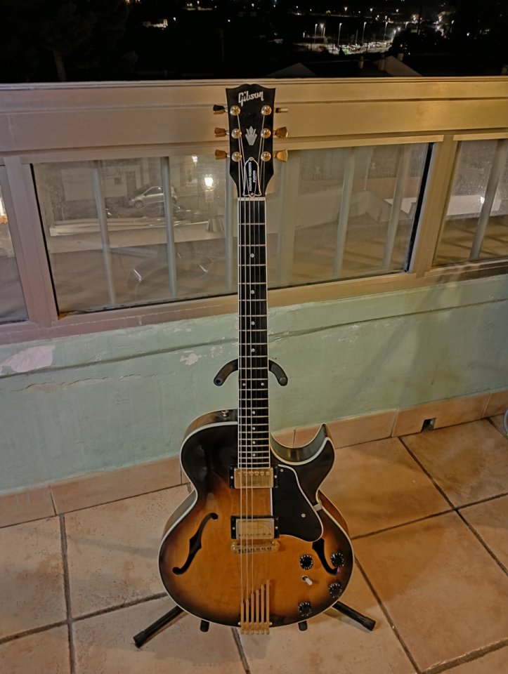 Gibson Howard Roberts Jazz Fusión III de 1992 de segunda mano · Foto 2 de 7 · Valencia · 2700 €