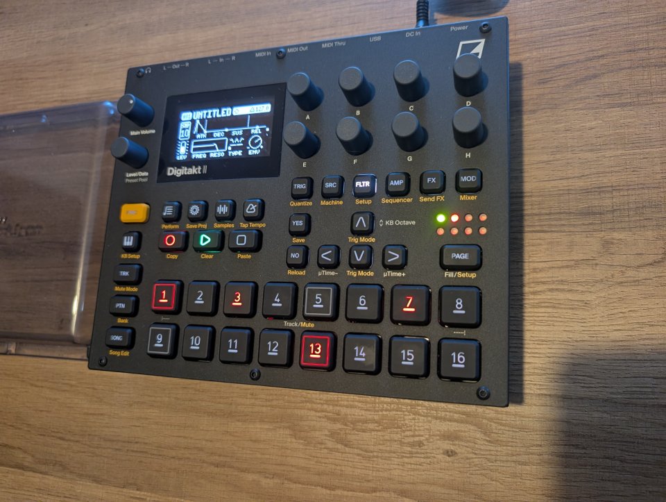 Digitakt MK2 comprado en Julio 2026. Impecable y con extras de segunda mano · Foto 2 de 5 · Illes Balears · 650 €