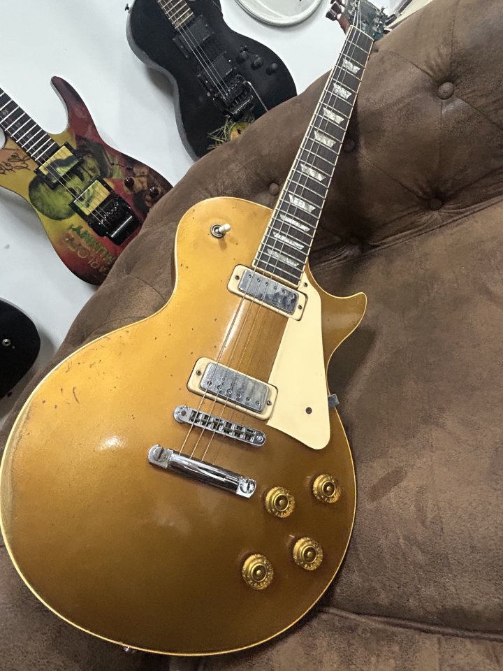 Gibson les Paul deluxe 1979 de segunda mano · Foto 1 de 3 · Sevilla · 3299 €