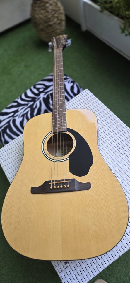 Fender Acústica de segunda mano · Foto 1 de 10 · Madrid · 90 €
