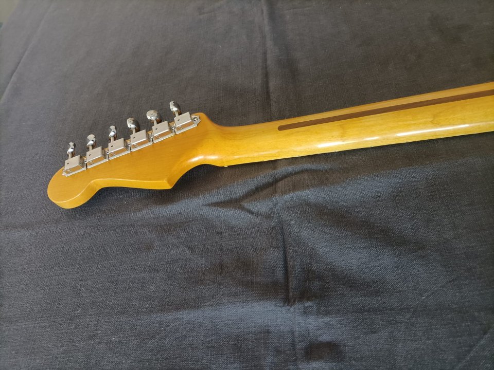 Mastil Stratocaster Musikraft // Retirado