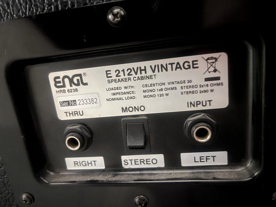 Pantalla de guitarra engl 2x12 pro horizontal de segunda mano · Foto 2 de 2 · Navarra · 450 €