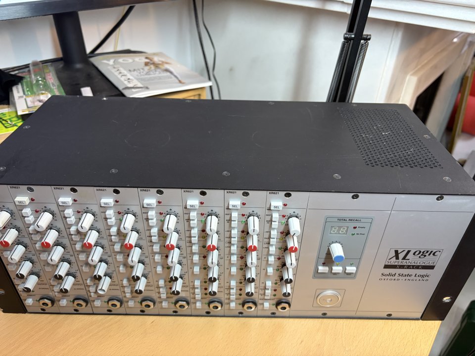 SSL X-Rack con 8 XR621 Mic Amp módulos de segunda mano · Foto 2 de 3 · Málaga · 3500 €
