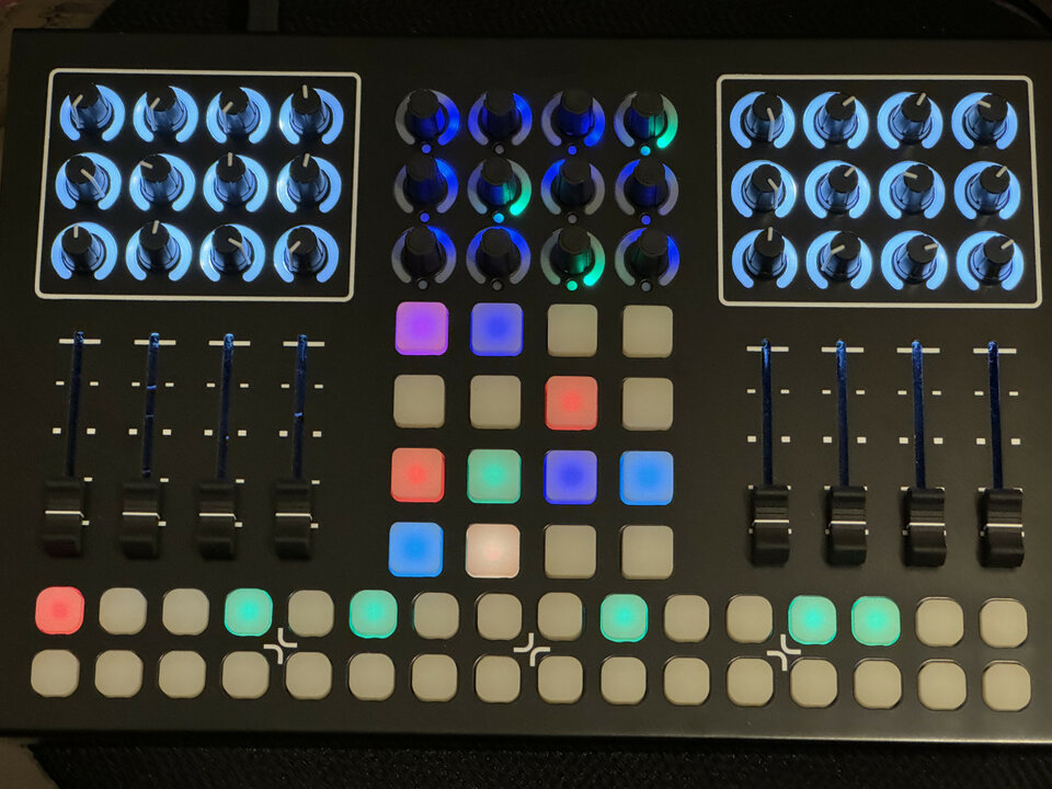 Livid Instruments CNTRL:R negro