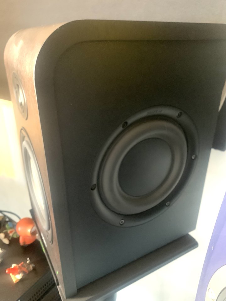 Vendo Focal Shape 65 con stands Gravity 1.000 €