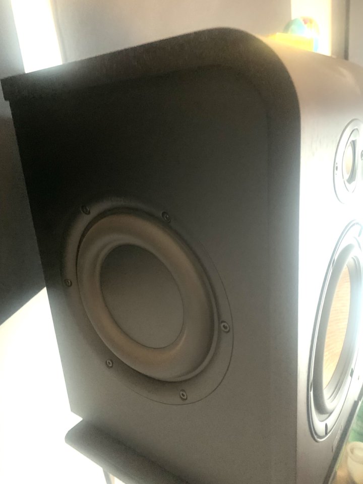Vendo Focal Shape 65 con stands Gravity 1.000 €